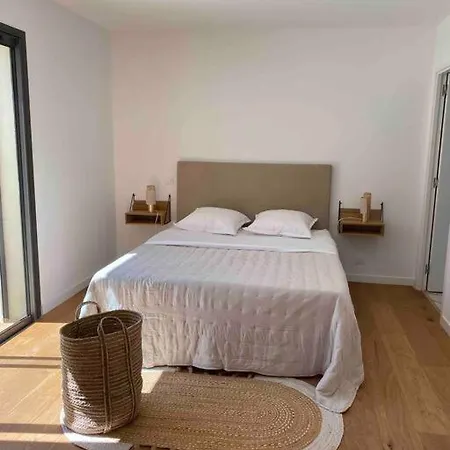 140 M2 Avec Piscine Chauffee Vila