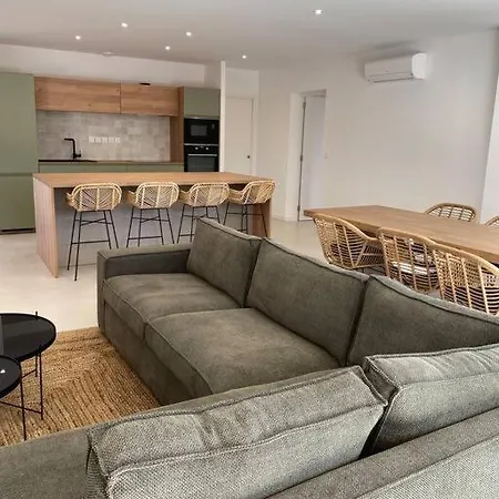 140 M2 Avec Piscine Chauffee